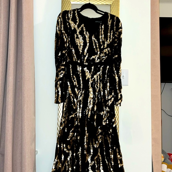 Elegant party dress, size XL , back zipper, leg opening at the front. - Picture 1 of 3
